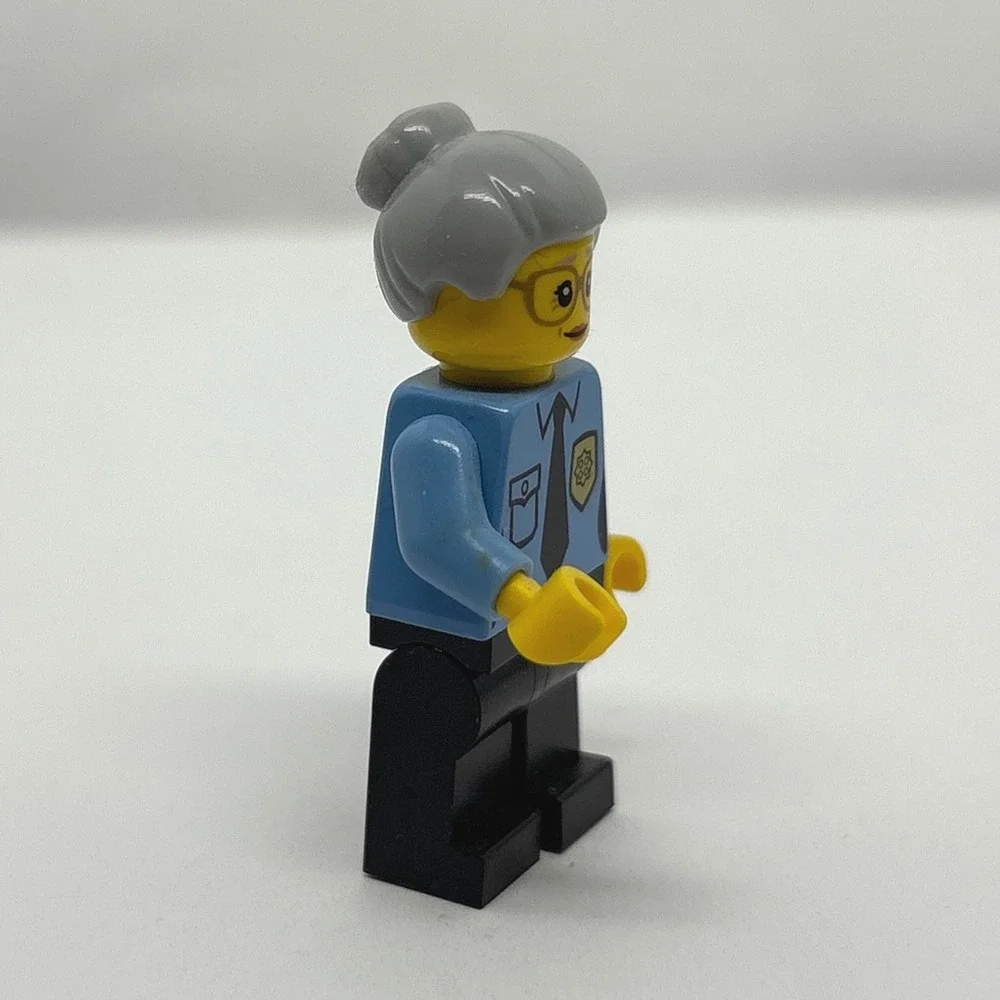 LEGO The Lego Movie Emmet Ma Cop Minifigure 70809 Woman Police Officer Minifig